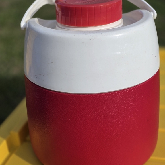Vintage Thermos 7908 Red White Cooler 2 Gallons/ 8 Liter Water Jug - Picture 3 of 4